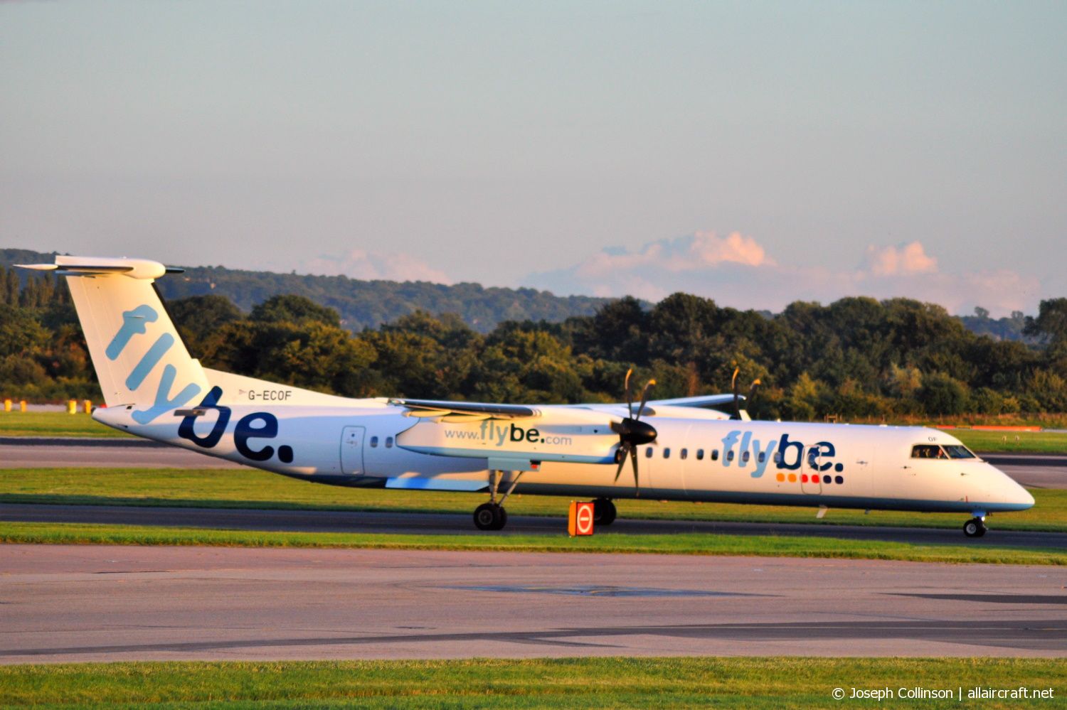 G-ECOF (4216) Bombardier Dash 8-Q402