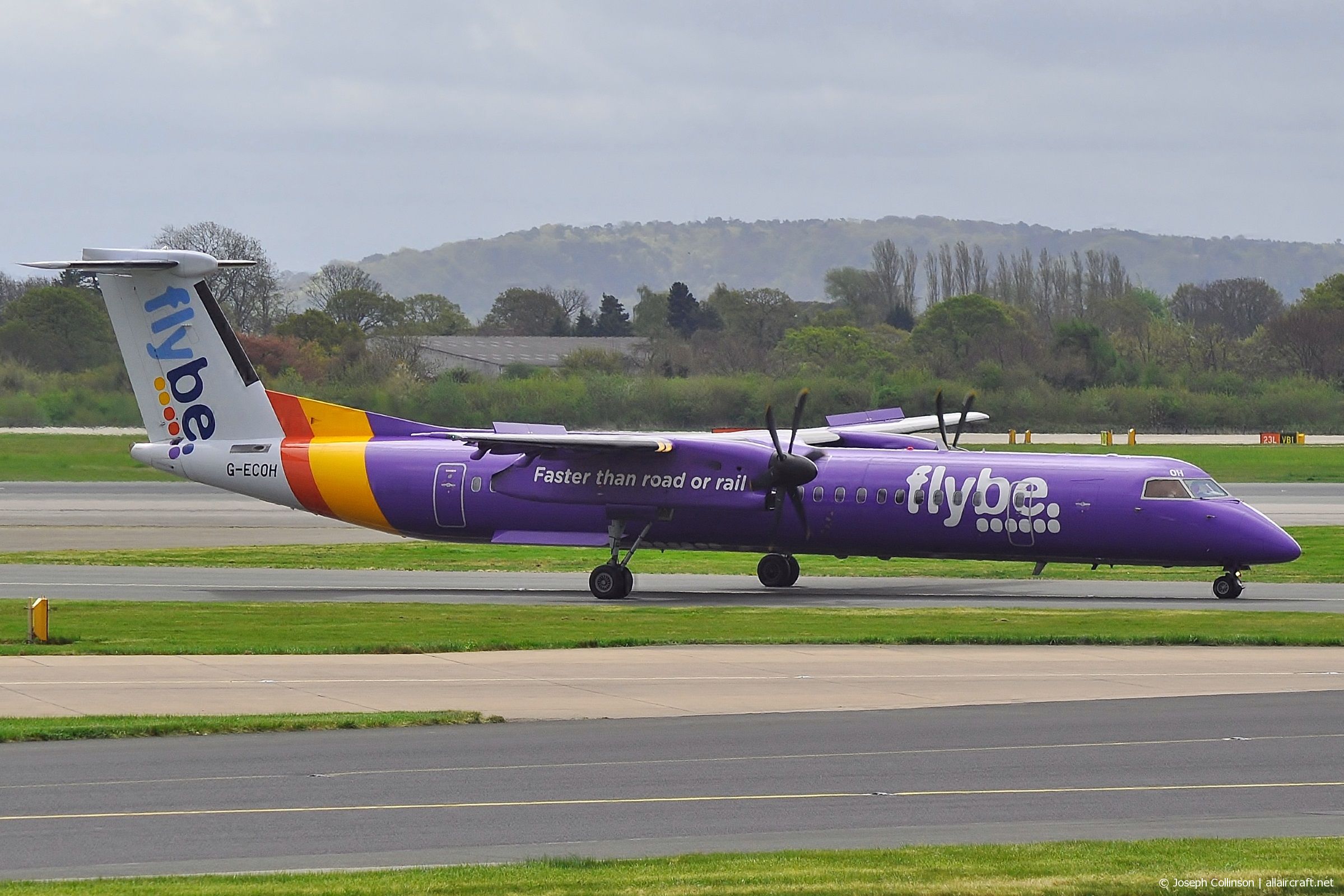 G-ECOH (4221) Bombardier Dash 8-Q402