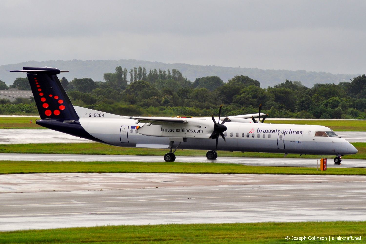 G-ECOH (4221) Bombardier Dash 8-Q402