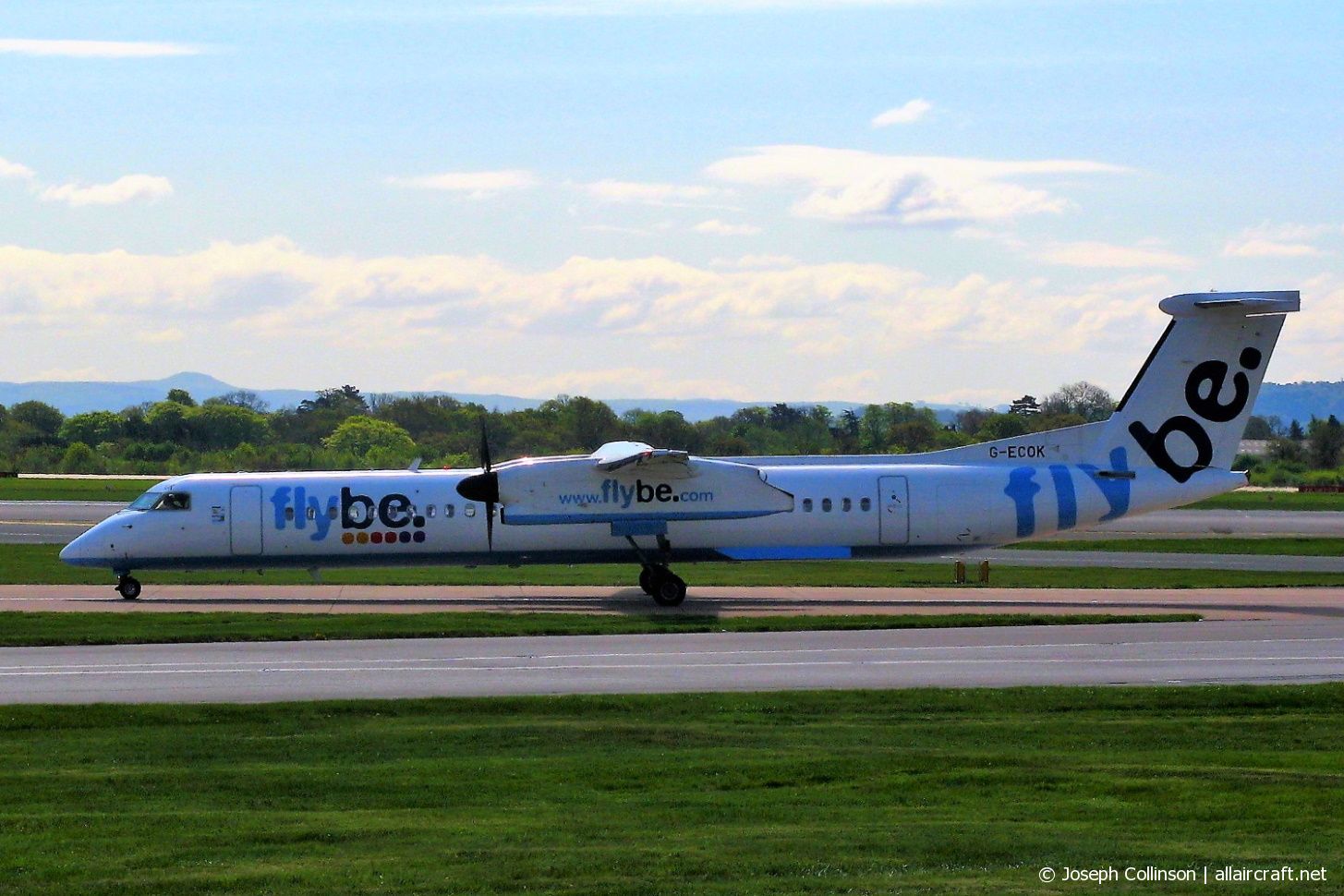 G-ECOK (4230) 2009 Bombardier Dash 8-Q402