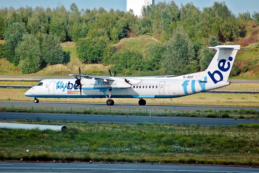 G-JEDT (4088) Bombardier Dash 8-Q402
