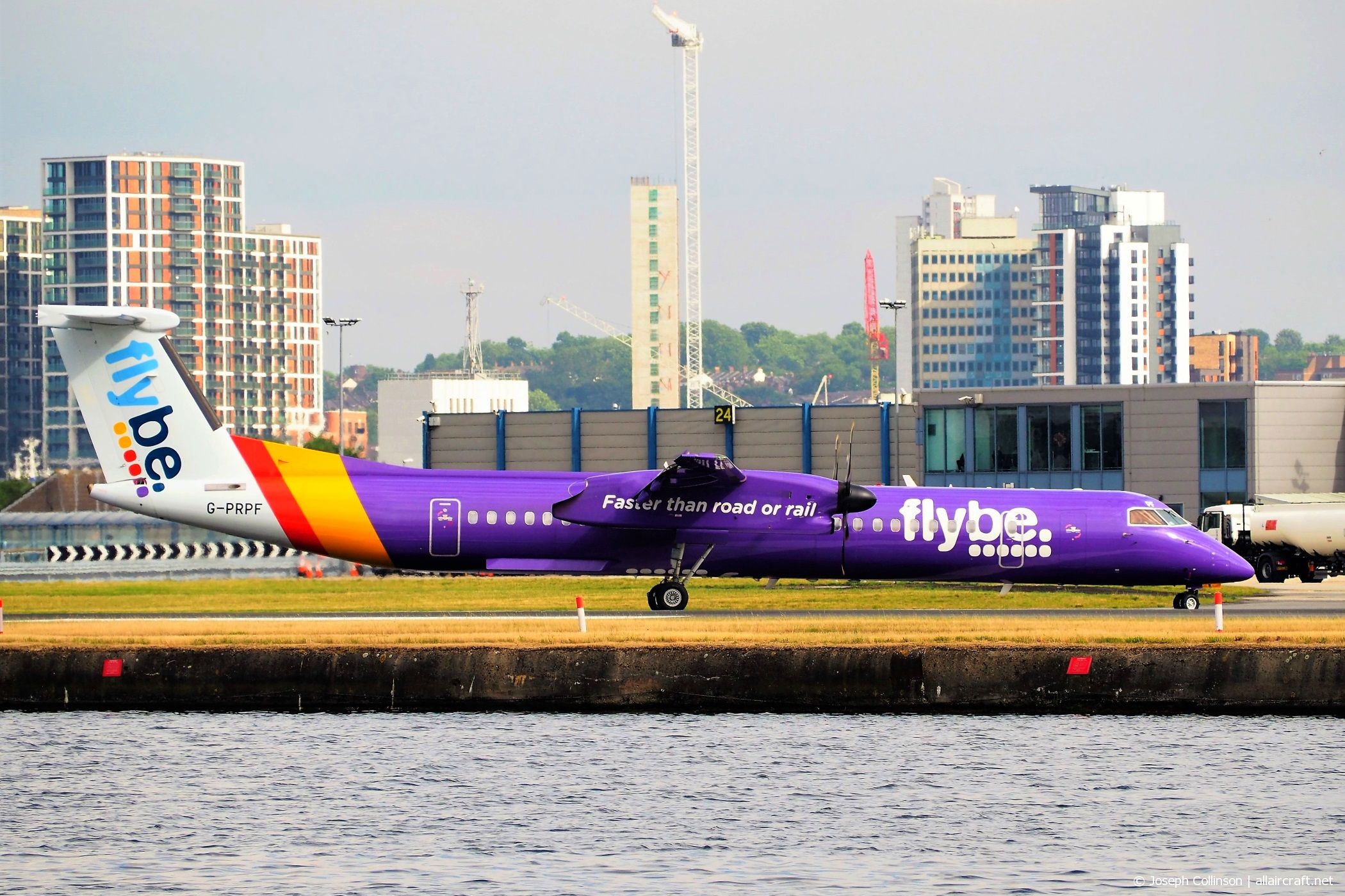 G-PRPF (4203) Bombardier Dash 8-Q402