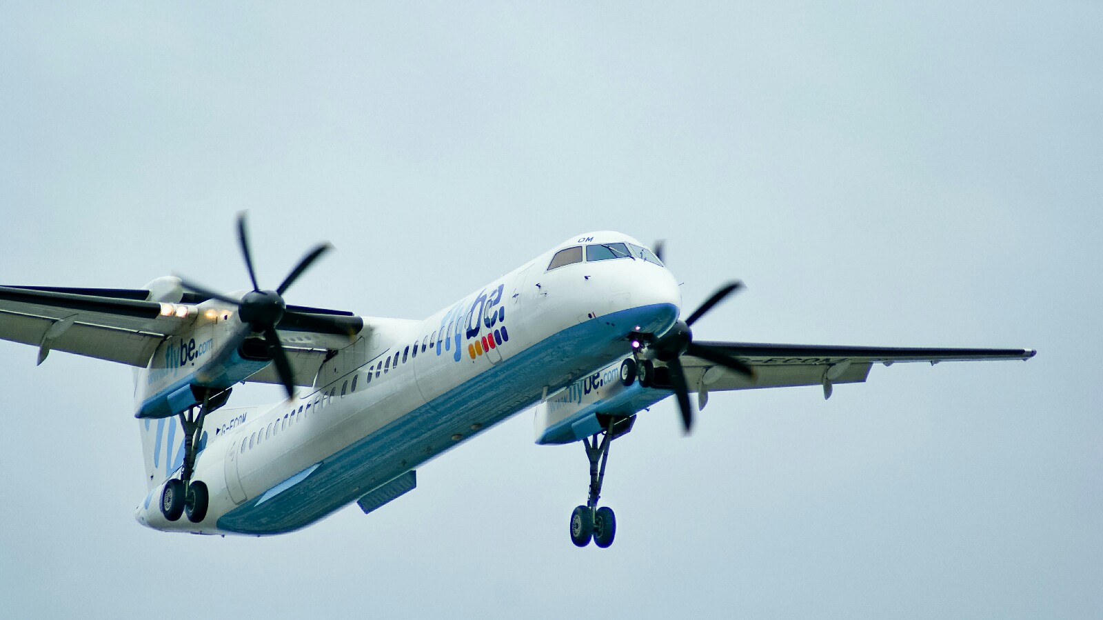 G-ECOM (4233) Bombardier Dash 8-Q402