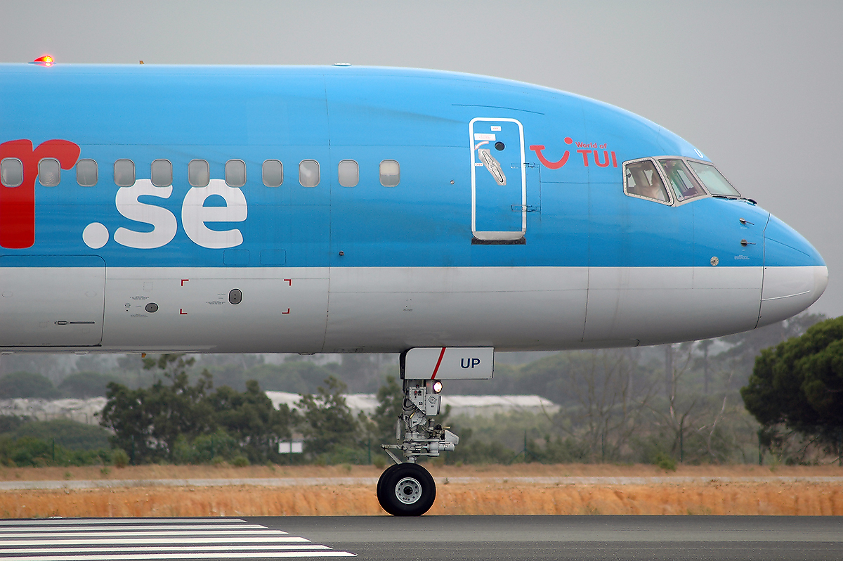 SE-DUP (24793) 1990 Boeing 757-236