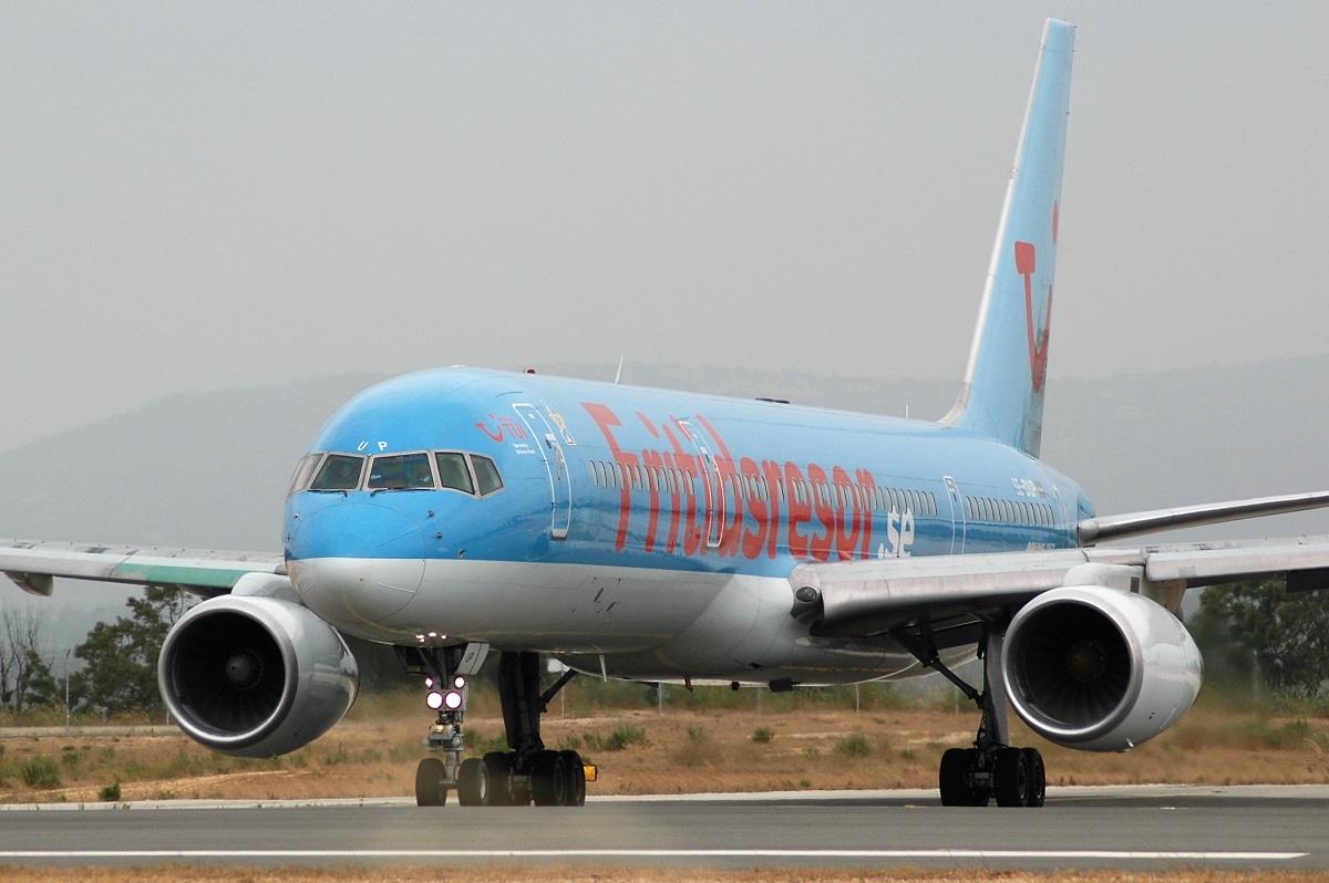 SE-DUP (24793) 1990 Boeing 757-236