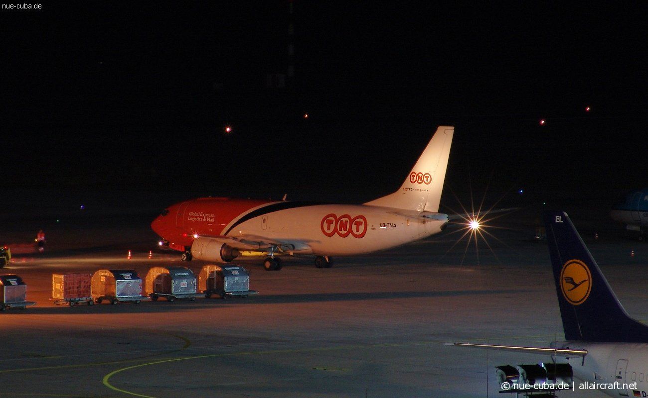 OO-TNA (23569) 1986 Boeing 737-3T0(SF)
