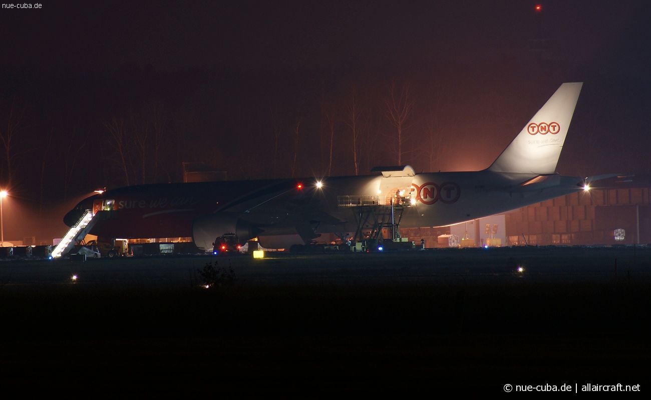 OO-TSC (37138) 2011 Boeing 777-FHT