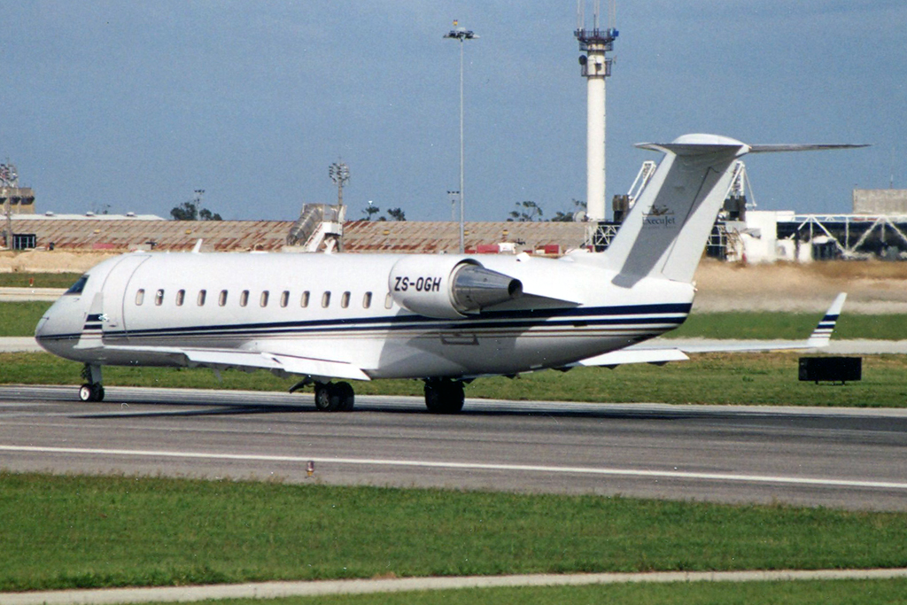 ZS-OGH (7351) 1999 Bombardier CRJ-200