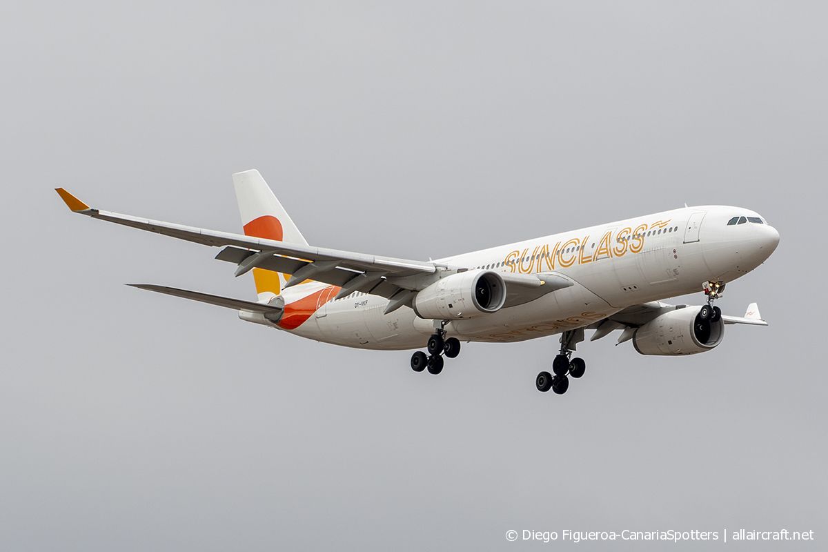 OY-VKF (309) 1999 Airbus A330-243
