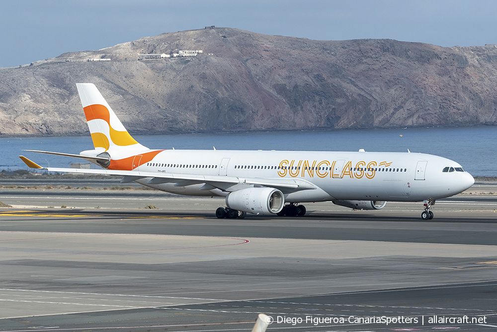 OY-VKI (357) 2000 Airbus A330-343X