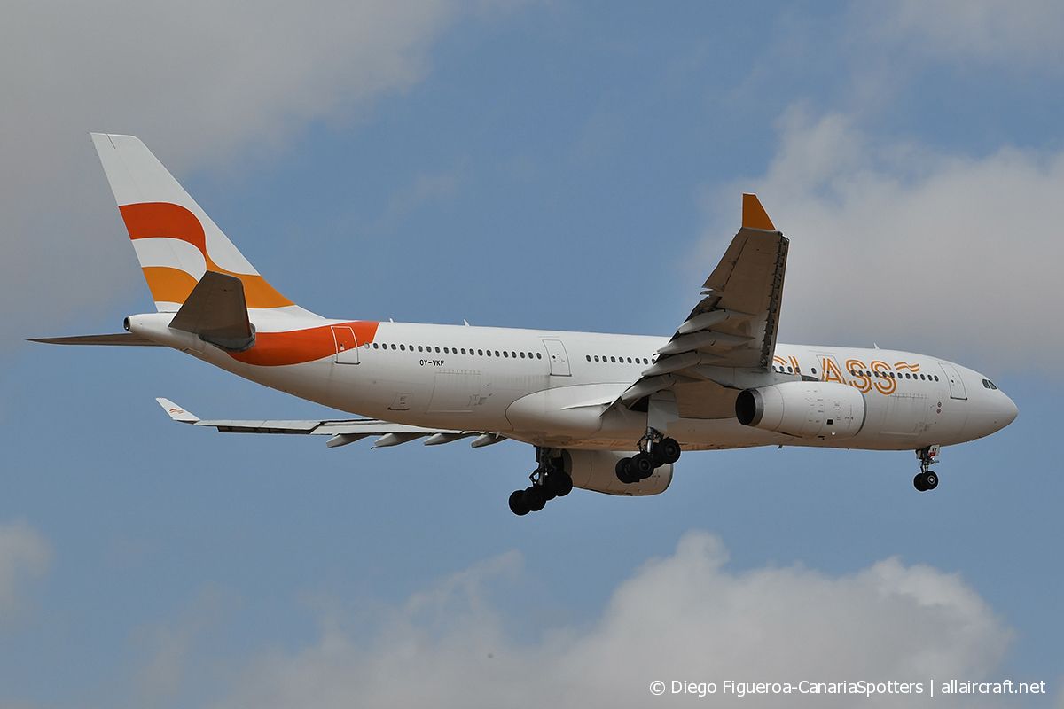 OY-VKF (309) 1999 Airbus A330-243