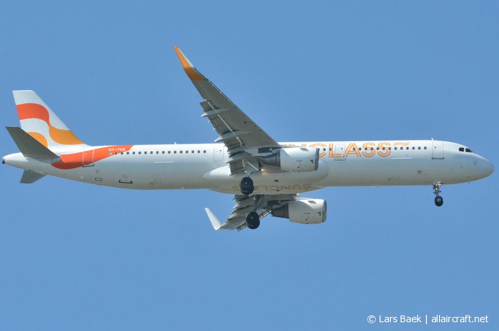 OY-TCE (6342) 2014 Airbus A321-211(WL)
