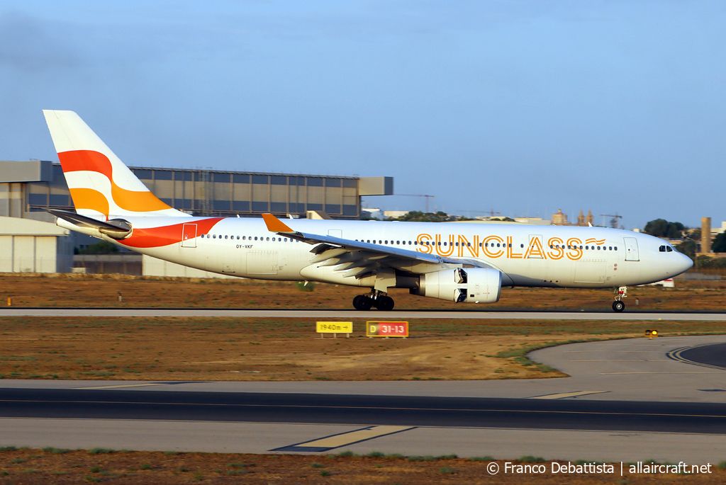 OY-VKF (309) 1999 Airbus A330-243