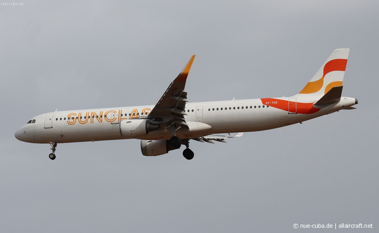 OY-TCE (6342) 2014 Airbus A321-211(WL)