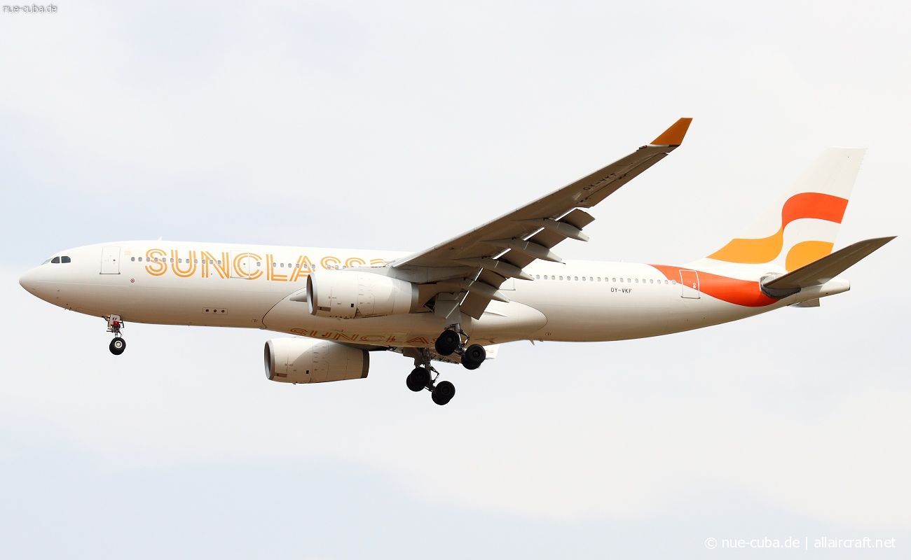 OY-VKF (309) 1999 Airbus A330-243