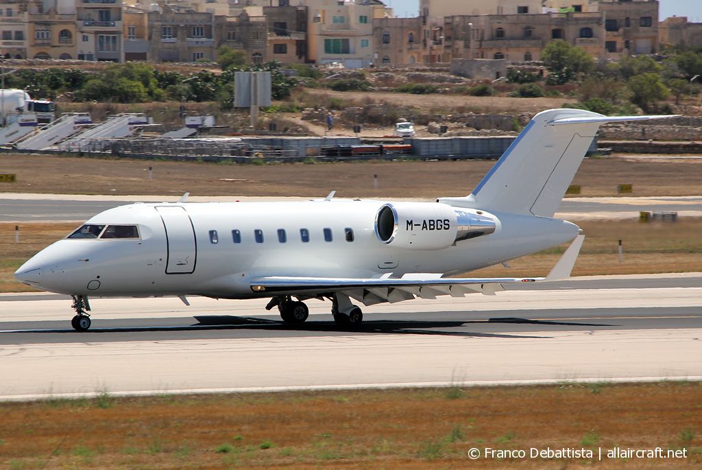 M-ABGS (5932) 2013 Bombardier Challenger 605