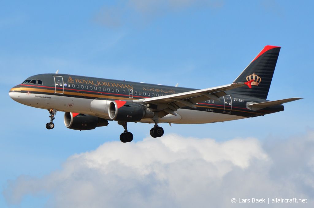 JY-AYC (2762) 2006 Airbus A319-112