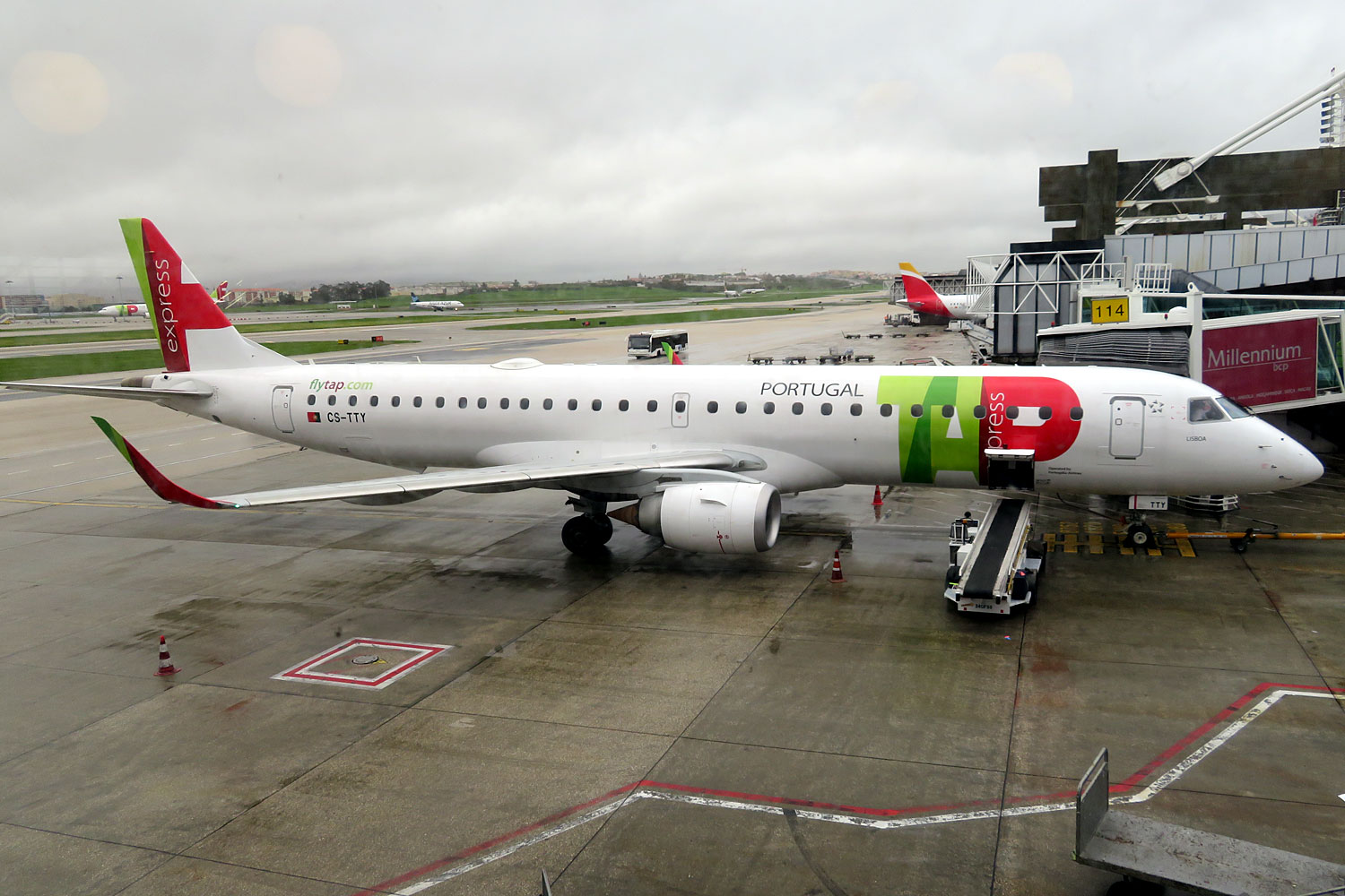 CS-TTY (19000609) Embraer 190-200IGW