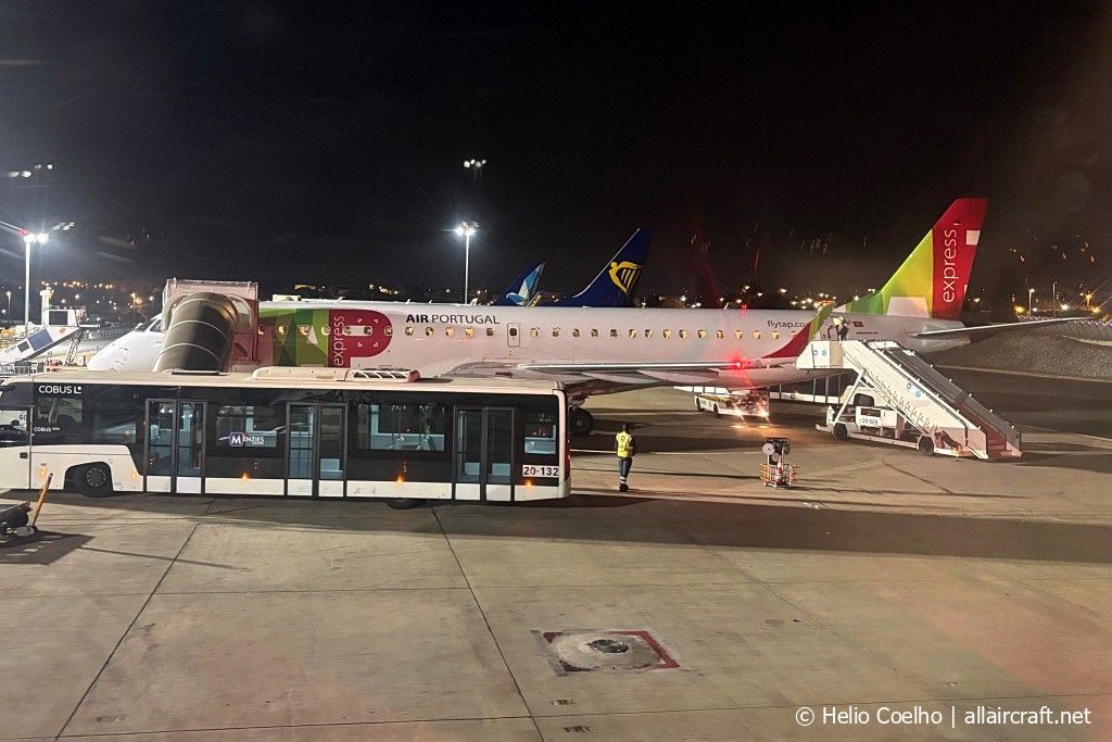 CS-TAW (19000303) Embraer 190-200LR