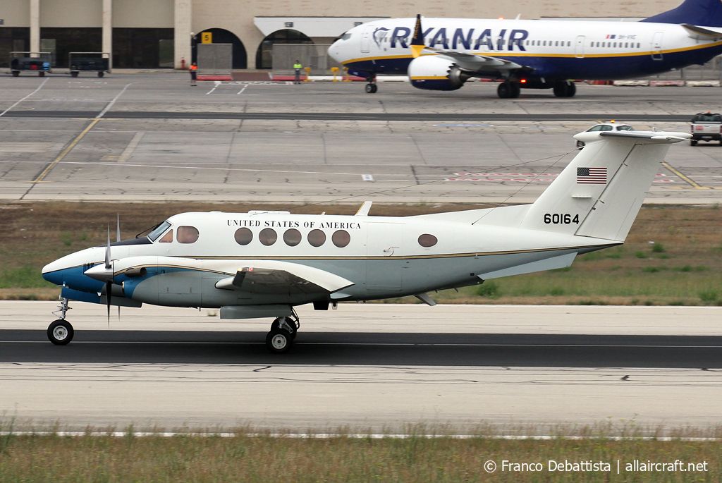 76-0164 · Beechcraft C-12F Huron · (MLA / LMML)