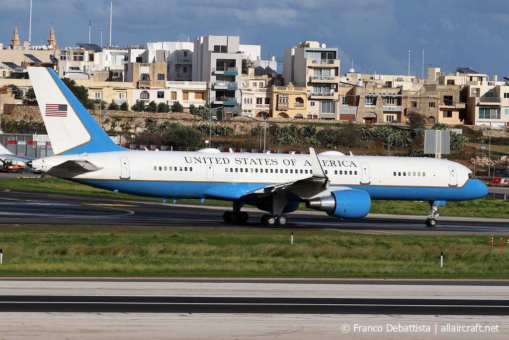 98-0001 (29025) 1998 Boeing C-32A