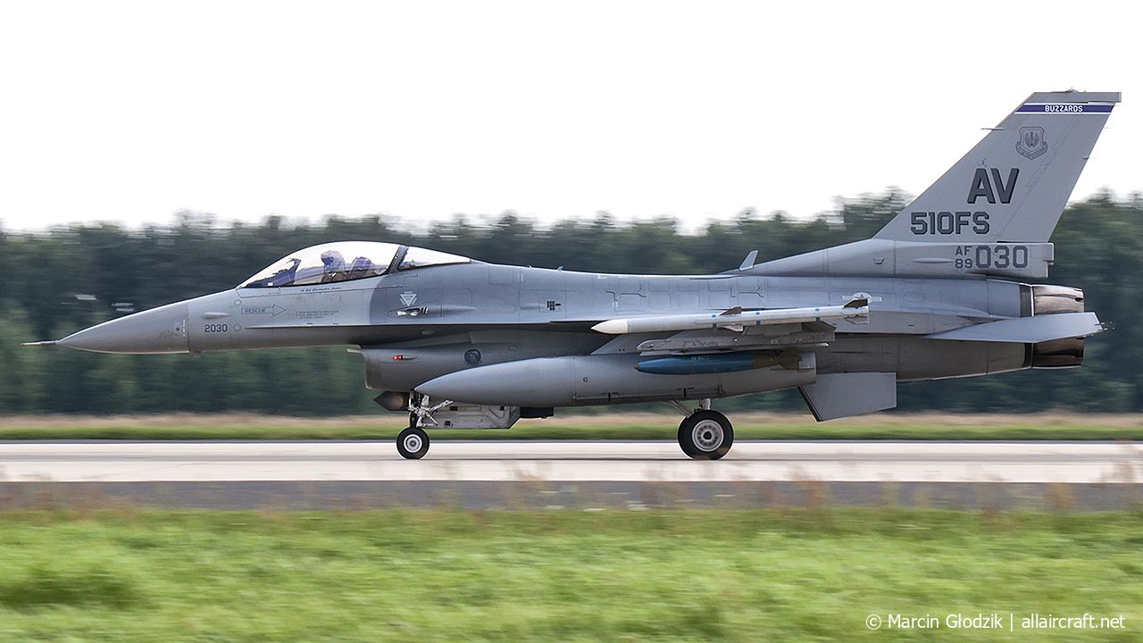 89-2030 (1C-183) 1989 General Dynamics F-16CM