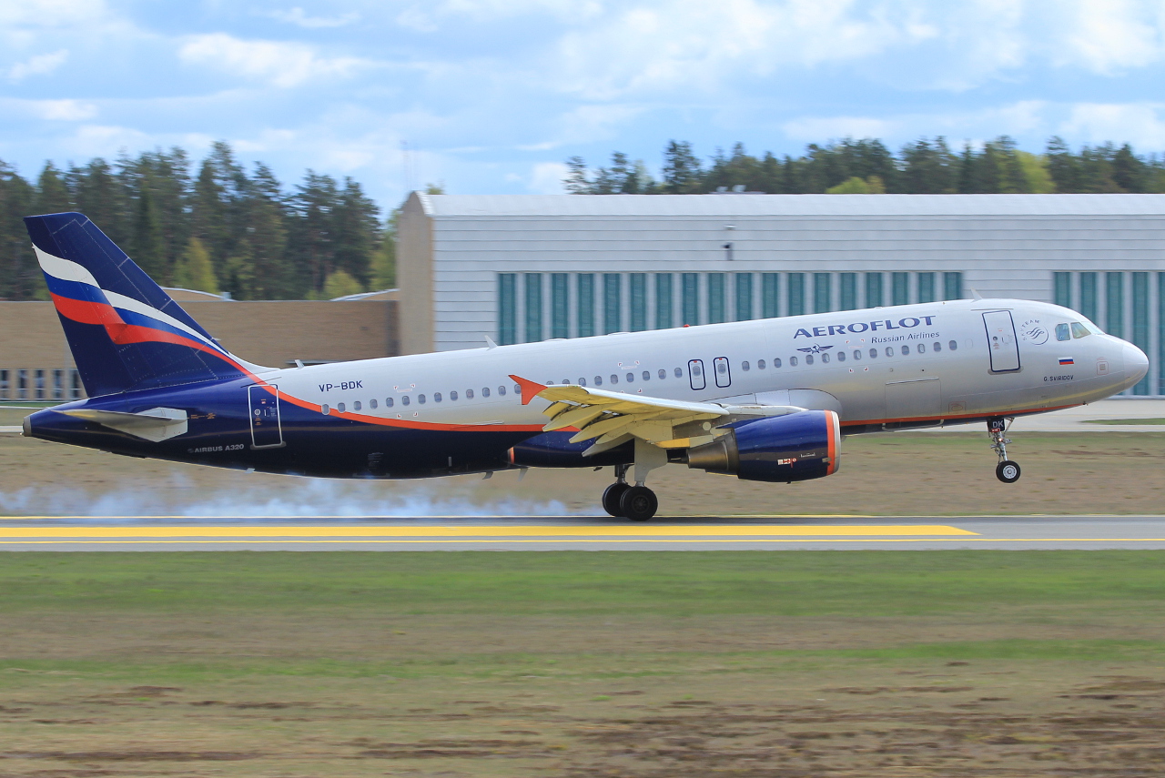VP-BDK (cn 2106) Airbus A320-214