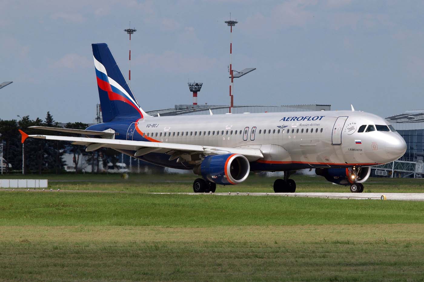 VQ-BEJ (cn 4160) Airbus A320-214