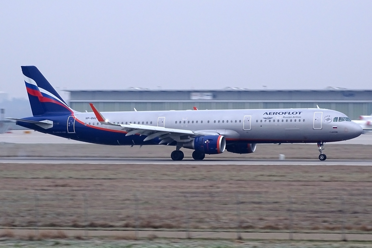VP-BAZ, (cn 7300), Airbus A321-211