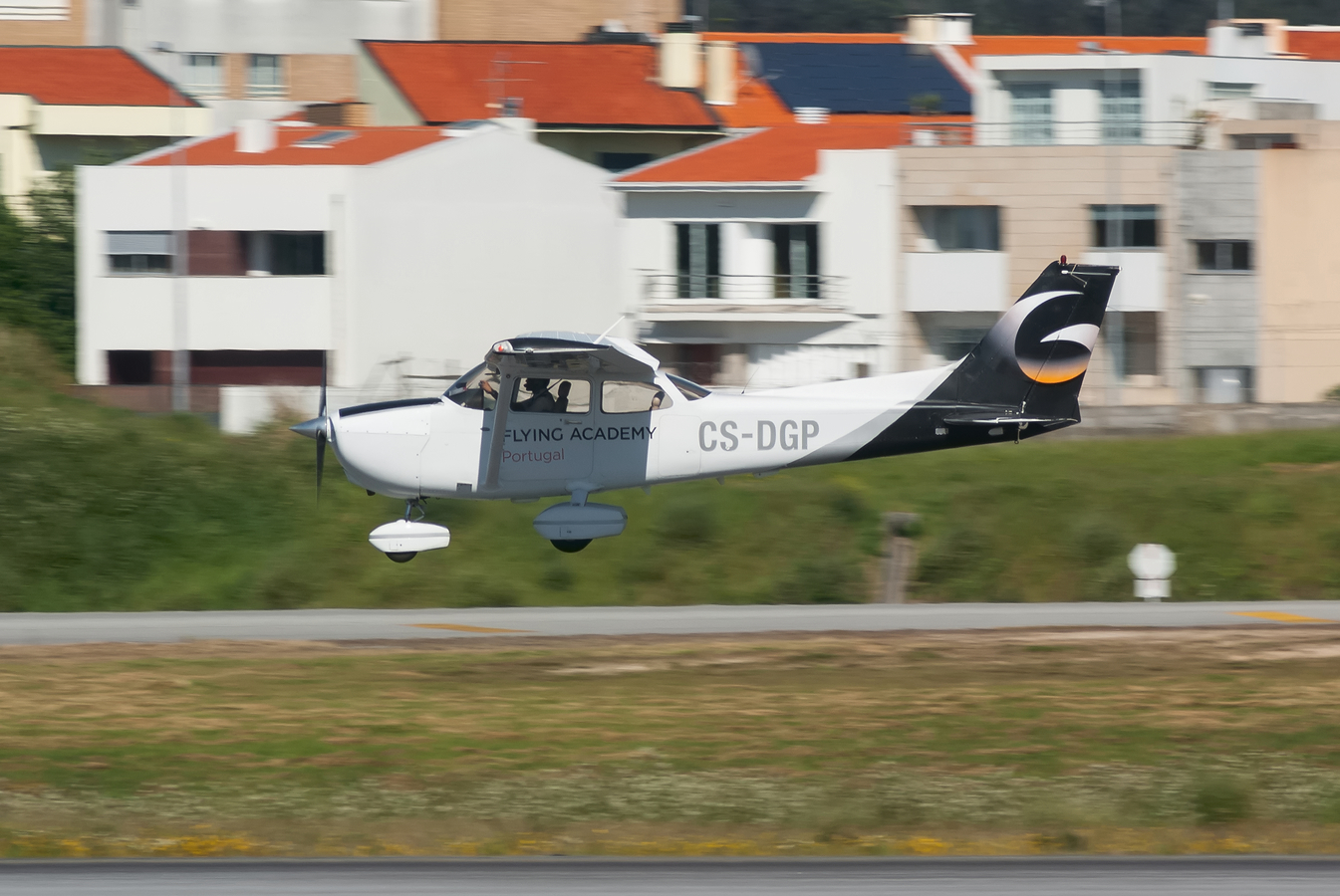 CS-DGP (172S10325) 2006 Cessna 172S Skyhawk SP NAV III