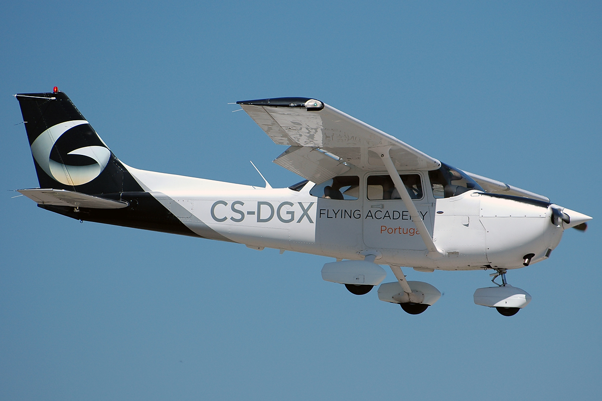 CS-DGX (17281460) Cessna 172R Skyhawk