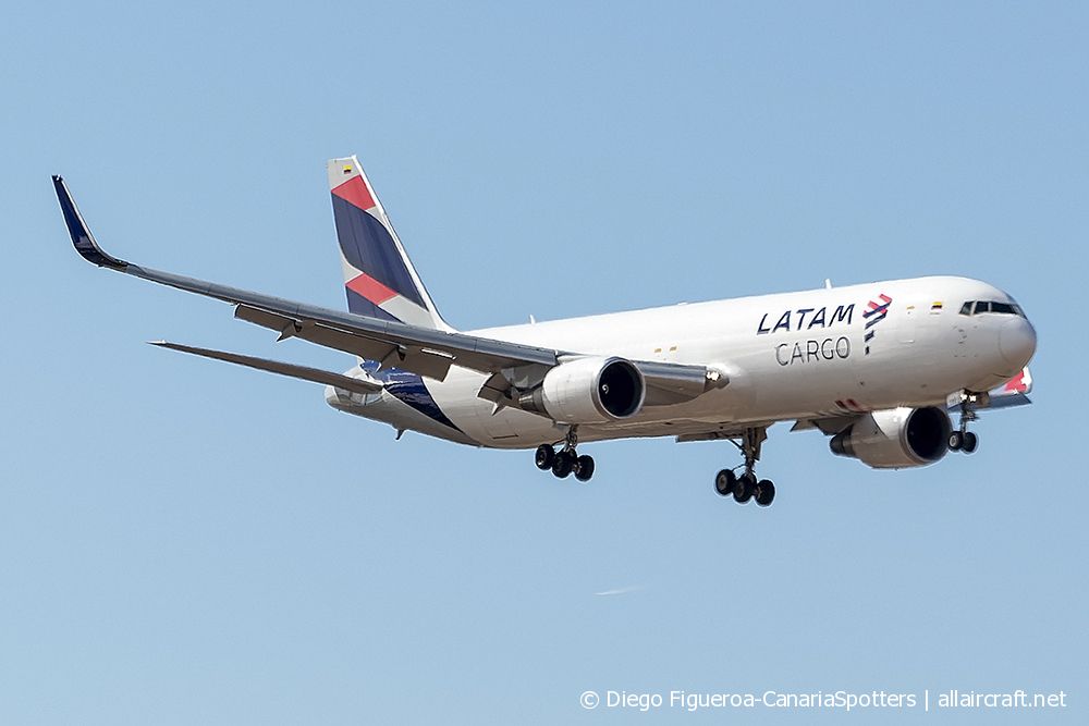 N542LA · Boeing 767-316ER(BCF)(WL) · (LPA / GCLP)