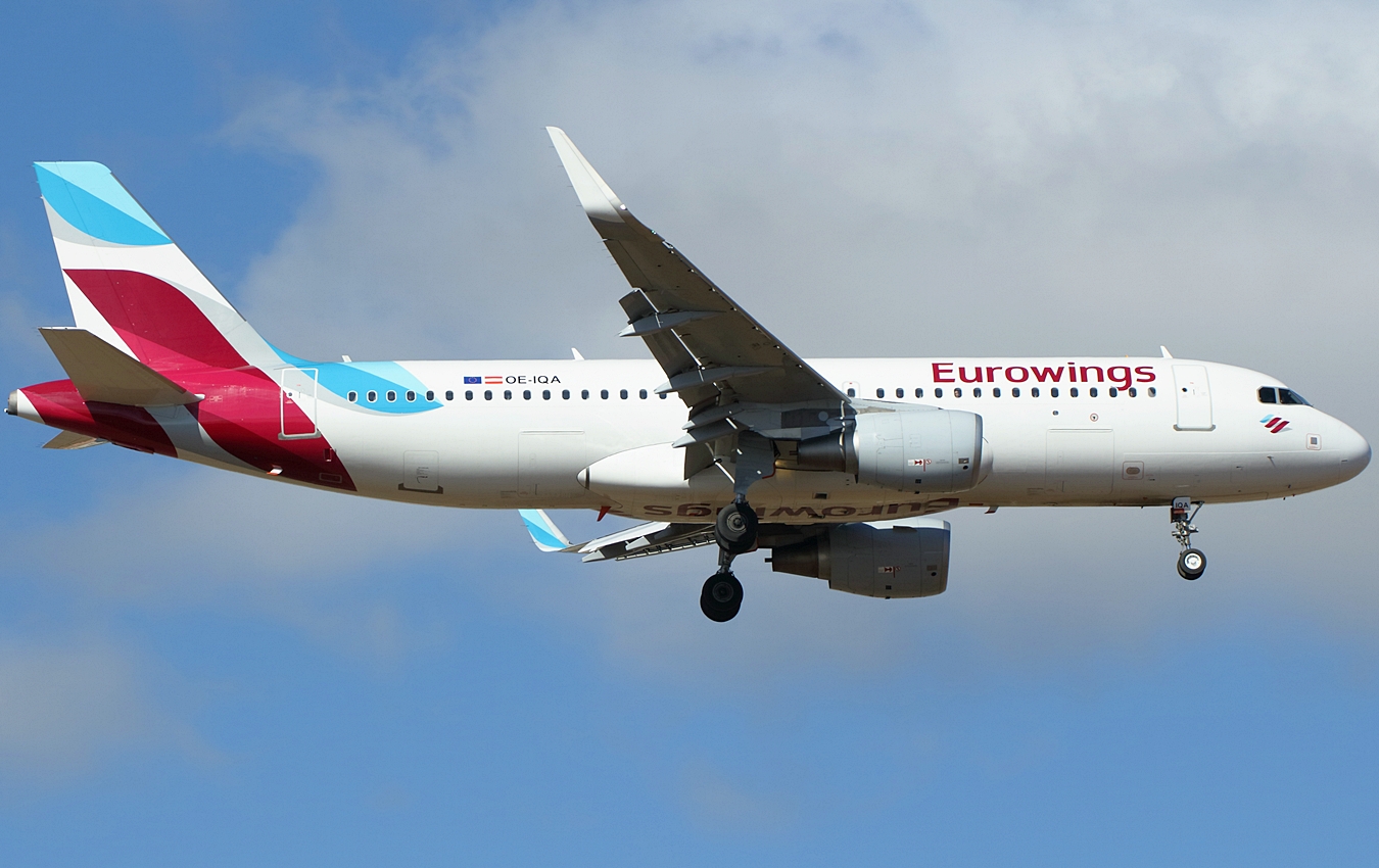 OE-IQA (6992) 2016 Airbus A320-214
