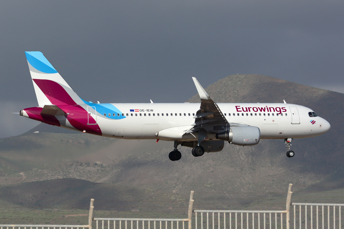OE-IEW (007148) Airbus A320-214