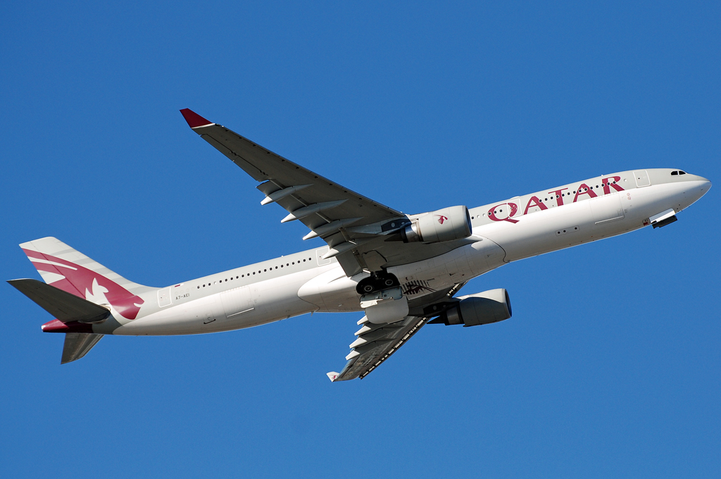 A7-AEI (813) 2006 Airbus A330-302