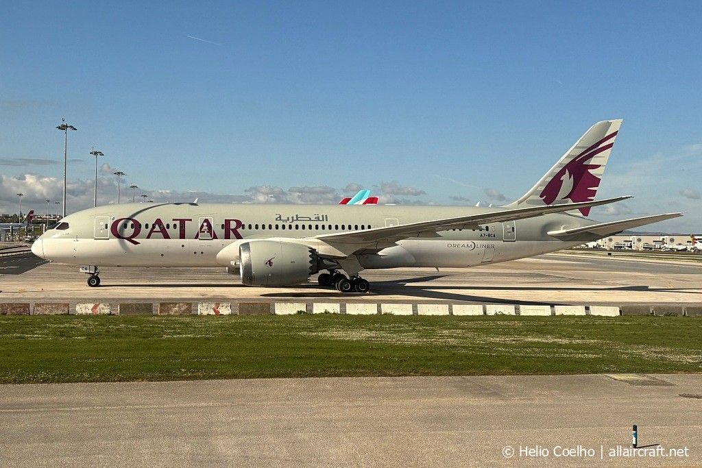 A7-BCA 38319) 2012 Boeing 787-8 Dreamliner