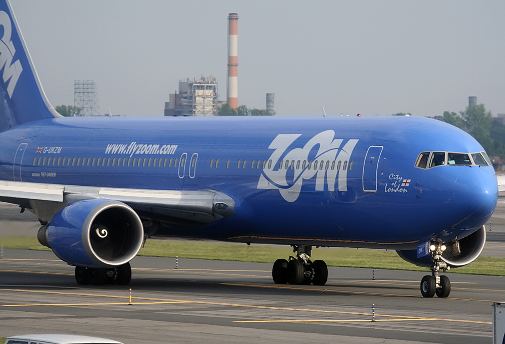 G-UKZM (27686) 2000 Boeing 767-3Q8(ER)