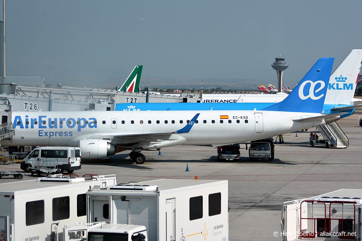 EC-KXD (cn 19000244) Embraer 190-200LR