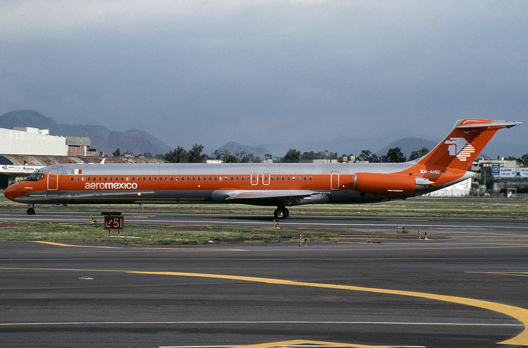 XA-AMQ (cn 49190) McDonnell Douglas MD-82