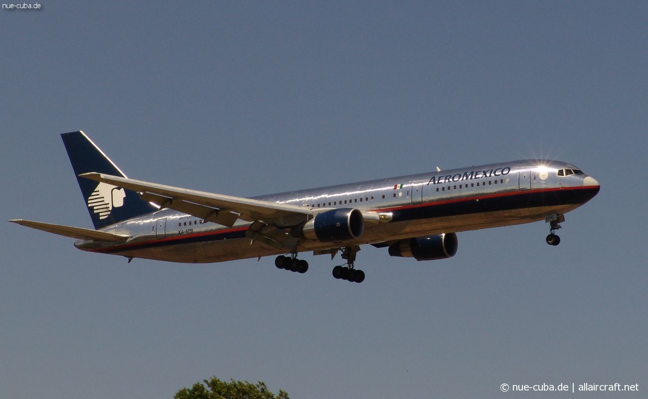 XA-APB (27618) 1998 Boeing 767-3Q8ER