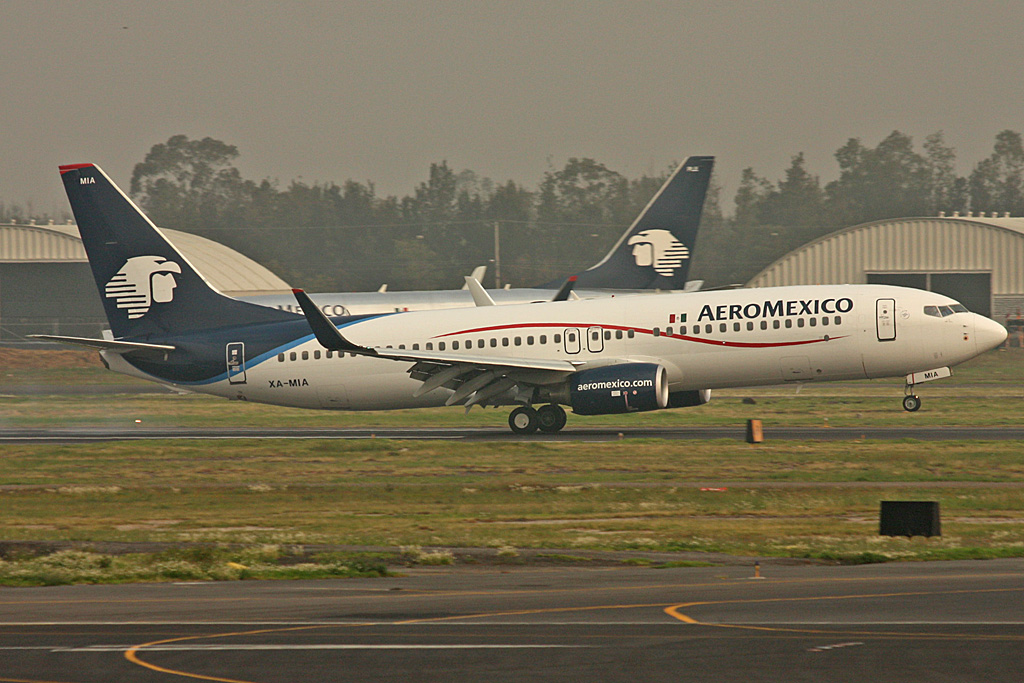 XA-MIA, (cn 35119), Boeing 737-852