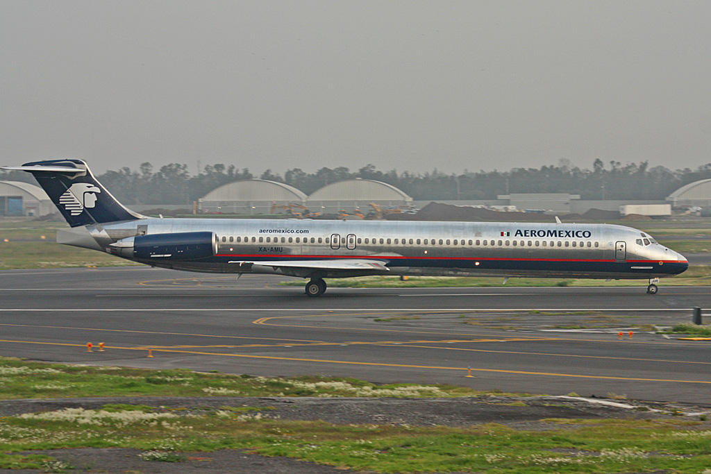 XA-AMU, (cn 49928), McDonnell Douglas MD-88