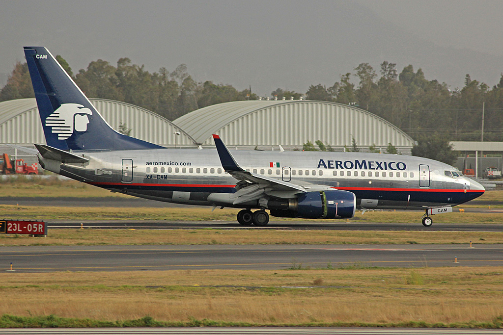XA-CAM, (cn 33785), Boeing 737-752