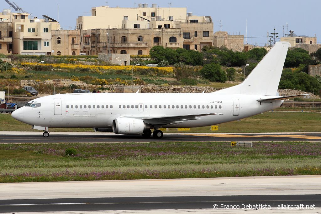 9H-PAM (cn 25744) Boeing 737-33AQC