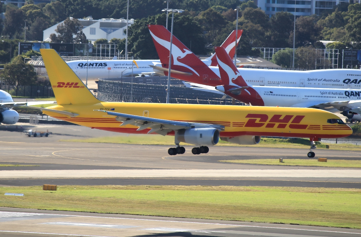 VH-TCA · Boeing 757-236(PCF) · (SYD / YSSY)