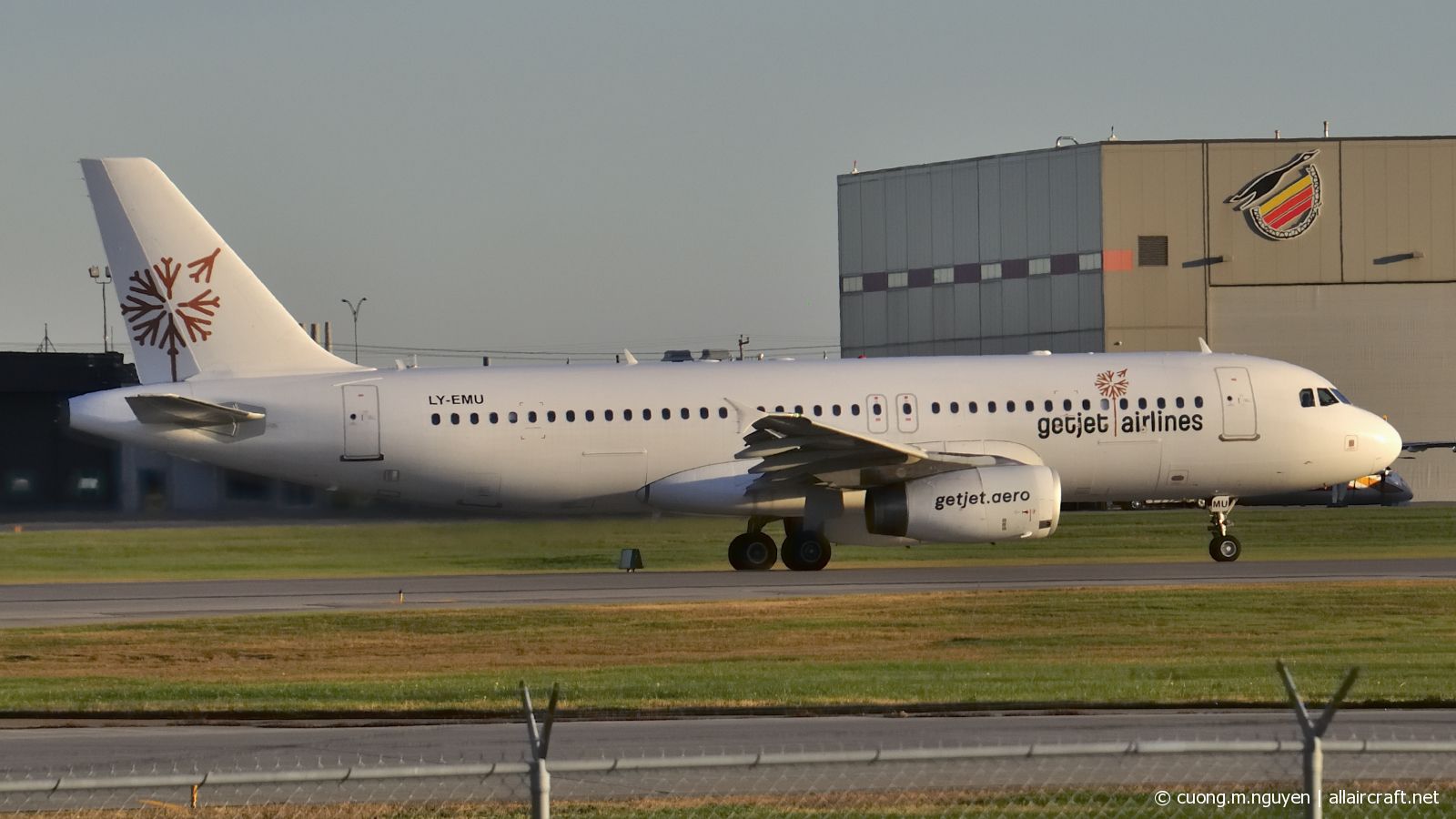 LY-EMU (2118) 2003 Airbus A320-233
