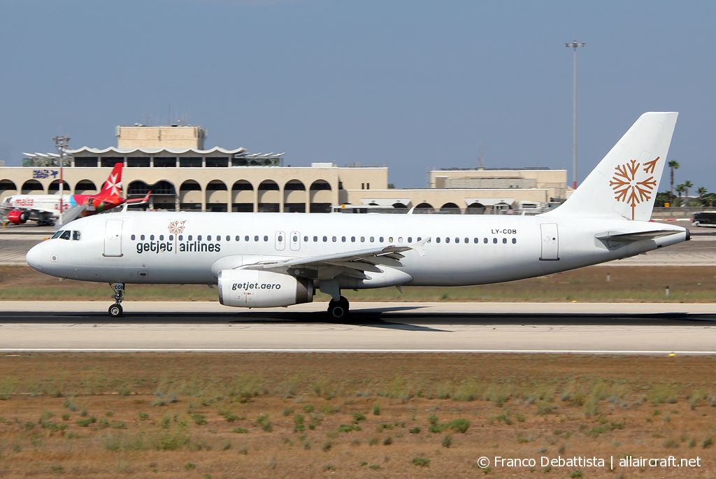 LY-COB (928) 1998 Airbus A320-232