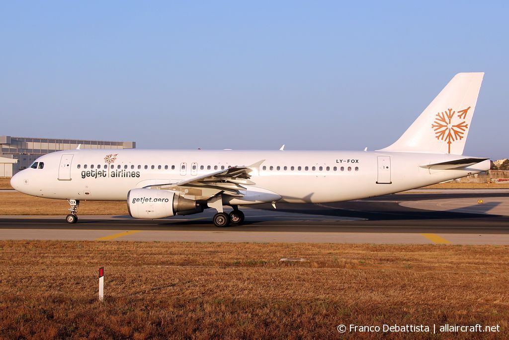 LY-FOX (1087) 1999 Airbus A320-214
