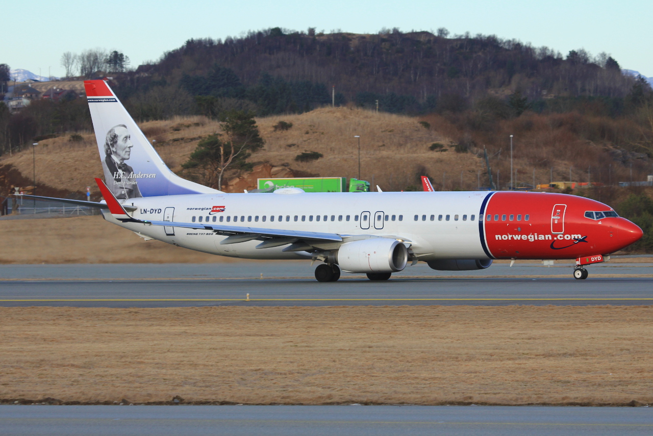 LN-DYD (39002) 2010 Boeing 737-8JP WL
