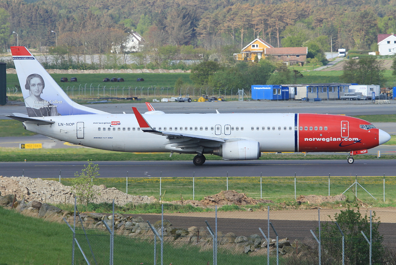 LN-NOP (32655) 2005 Boeing 737-86N WL